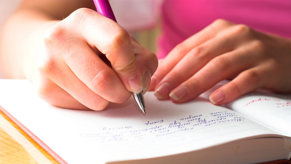 Tập viết nhật ký bằng tiếng Anh là cách học từ vựng tiếng Anh nhớ lâu